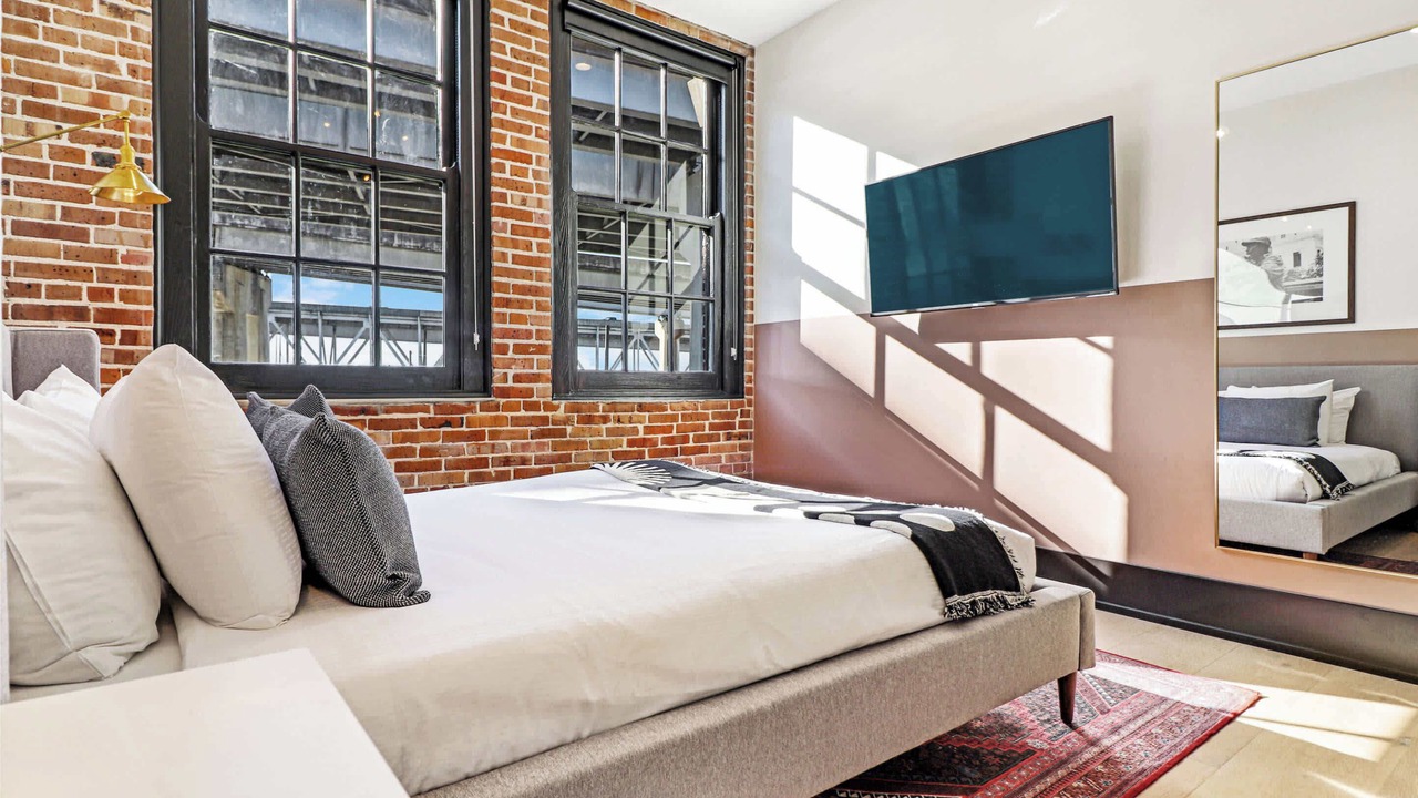 Photo of Bedroom in Arts/Warehouse District