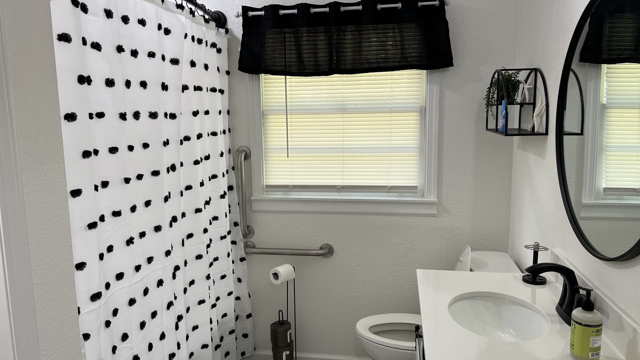 Photo of Bathroom in Ocean Springs