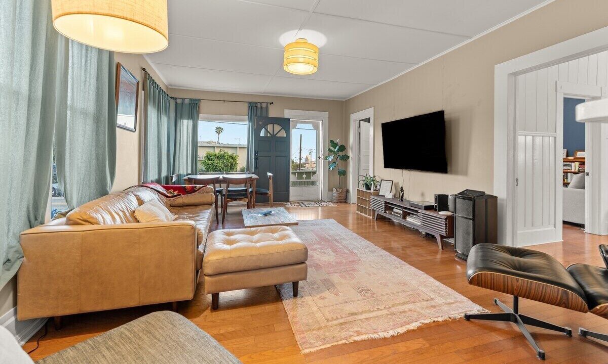 Photo of Livingroom in Ventura