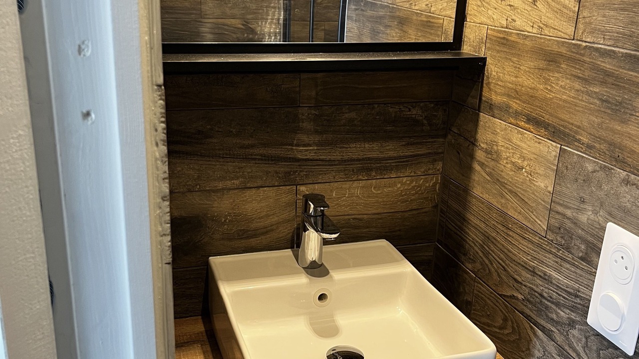 Photo of Bathroom in Beaumont-sur-Oise