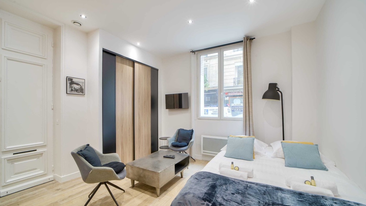 Photo of Bedroom in 8th Arrondissement