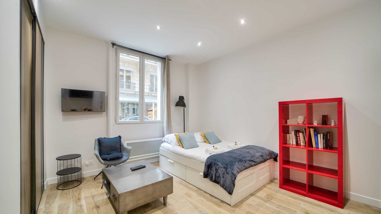 Photo of Bedroom in 8th Arrondissement