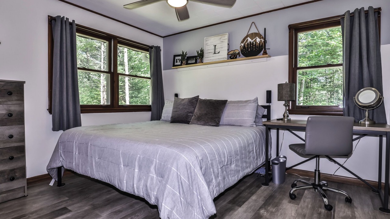 Photo of Bedroom in Minocqua