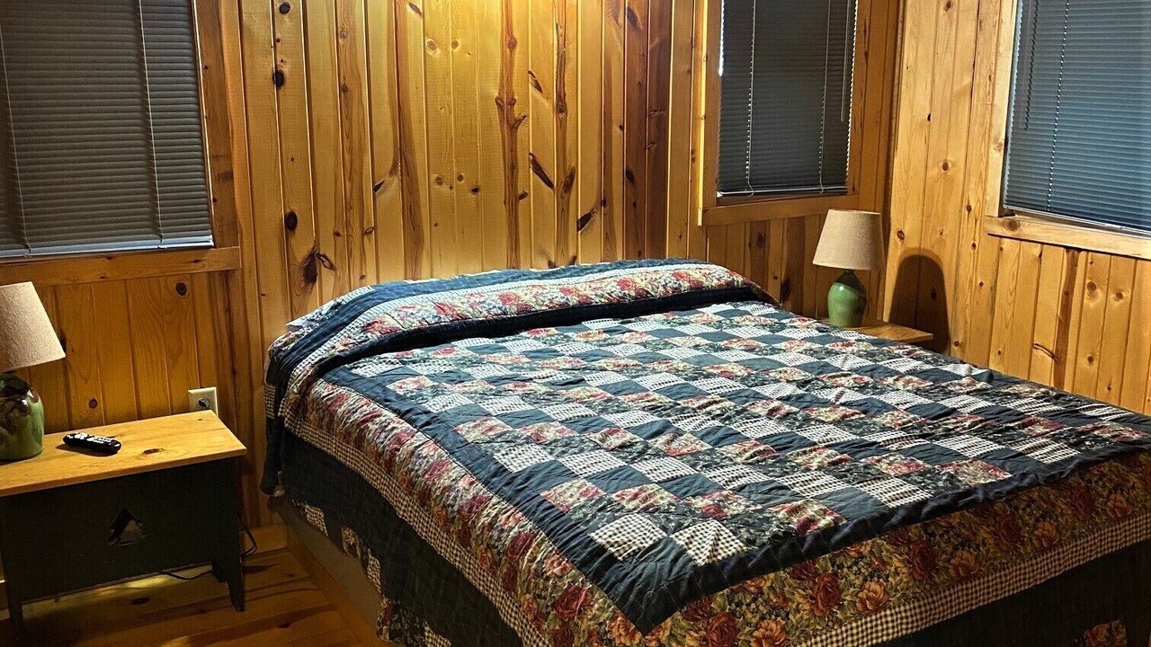 Photo of Bedroom in Hill City