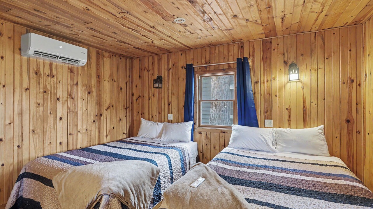 Photo of Bedroom in Hill City