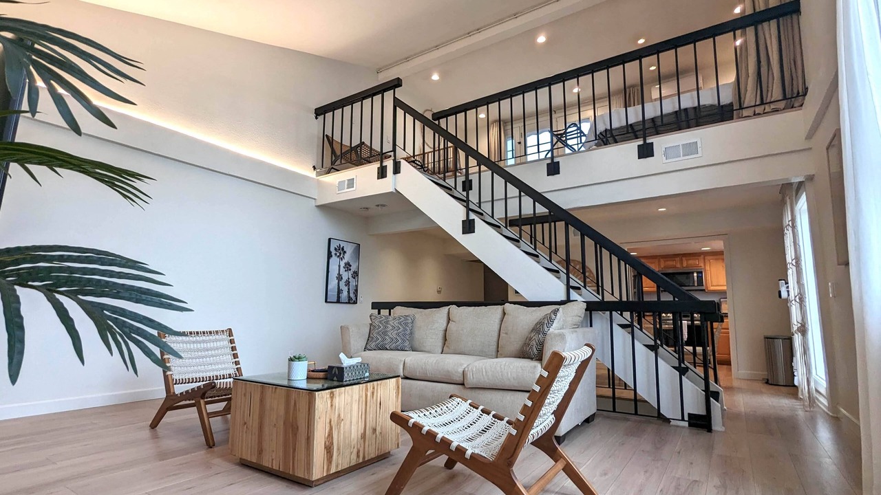 Photo of Livingroom in Alamitos Beach