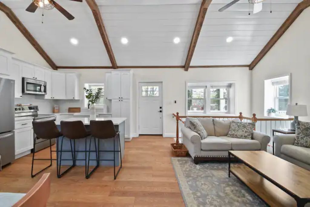 Photo of Livingroom in Leesburg