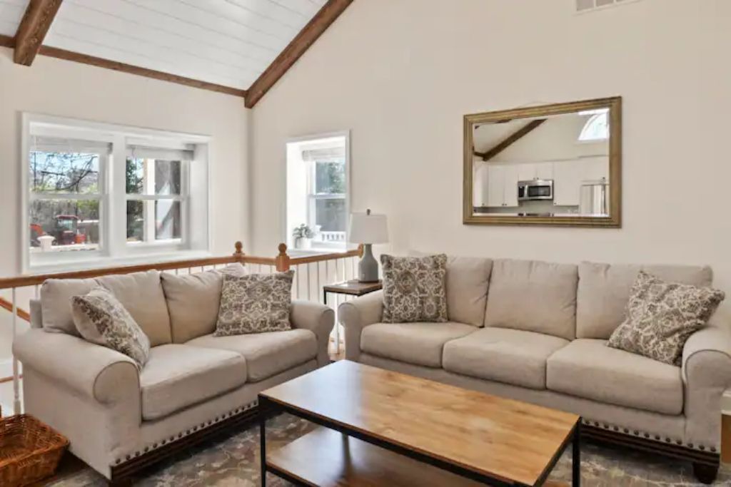 Photo of Livingroom in Leesburg