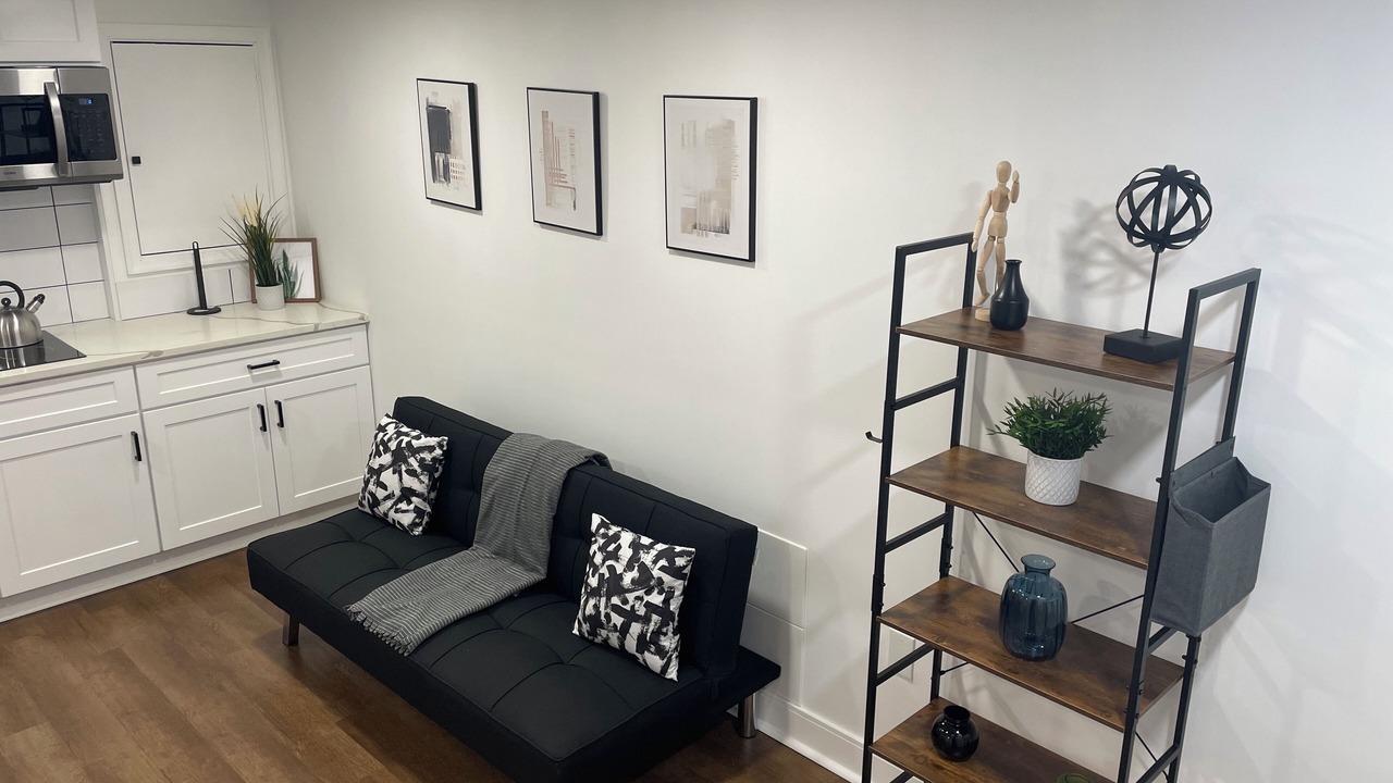 Photo of Livingroom in North Michigan Park