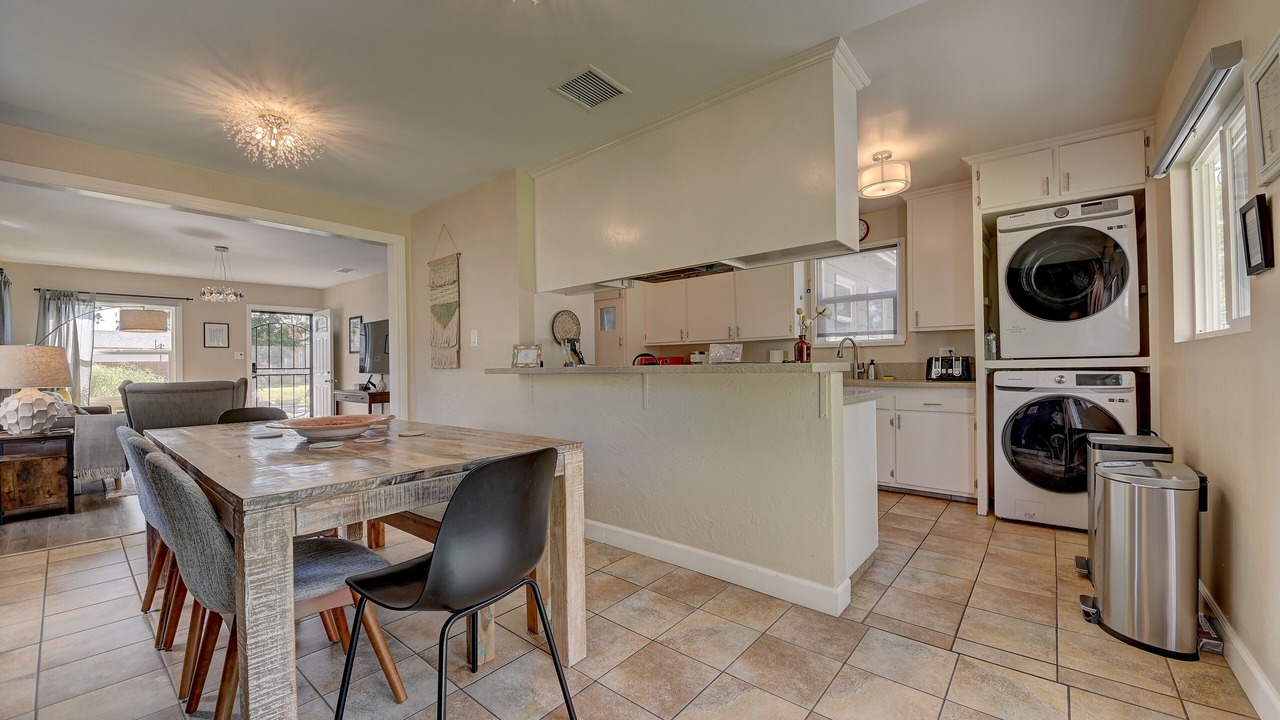 Photo of Bedroom in Bixby Knolls