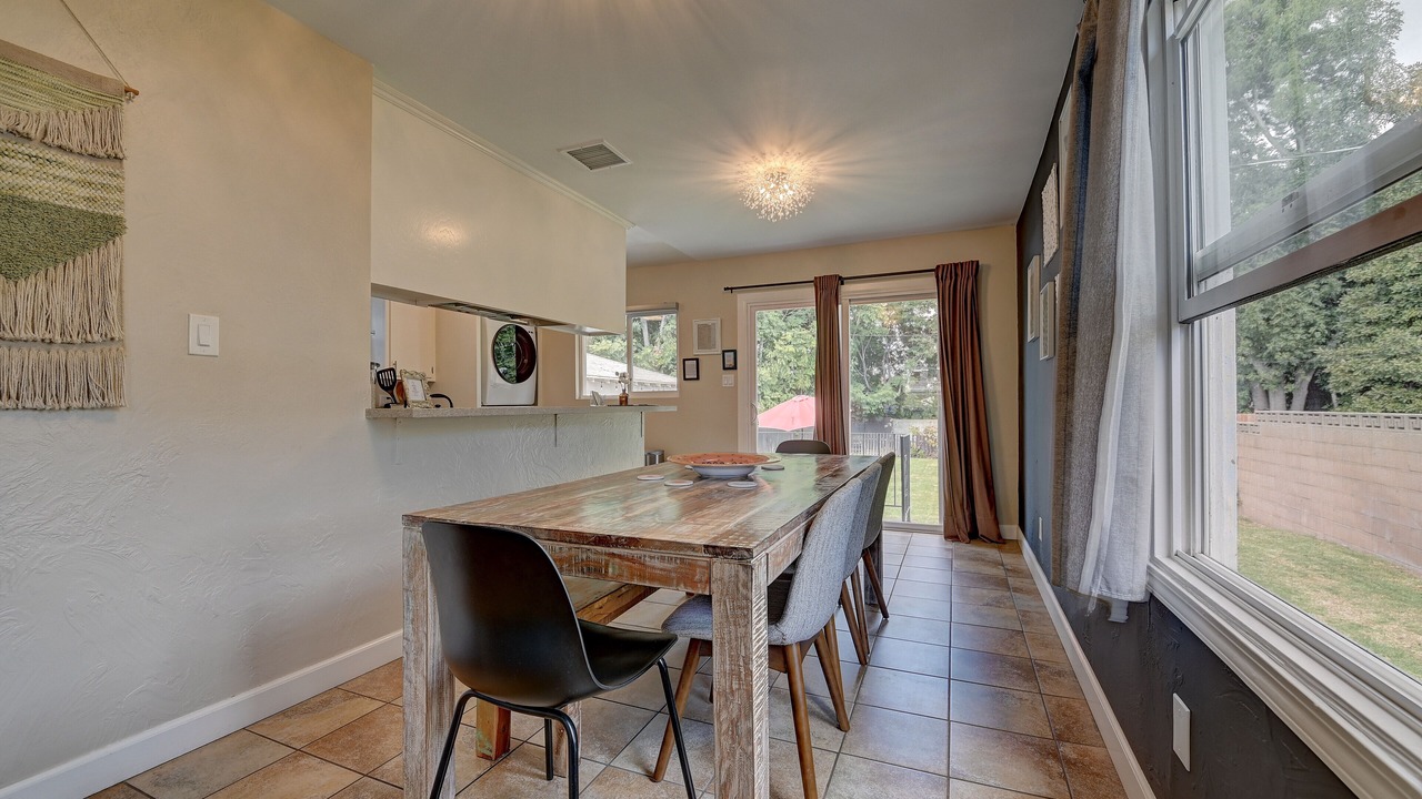Photo of Bedroom in Bixby Knolls