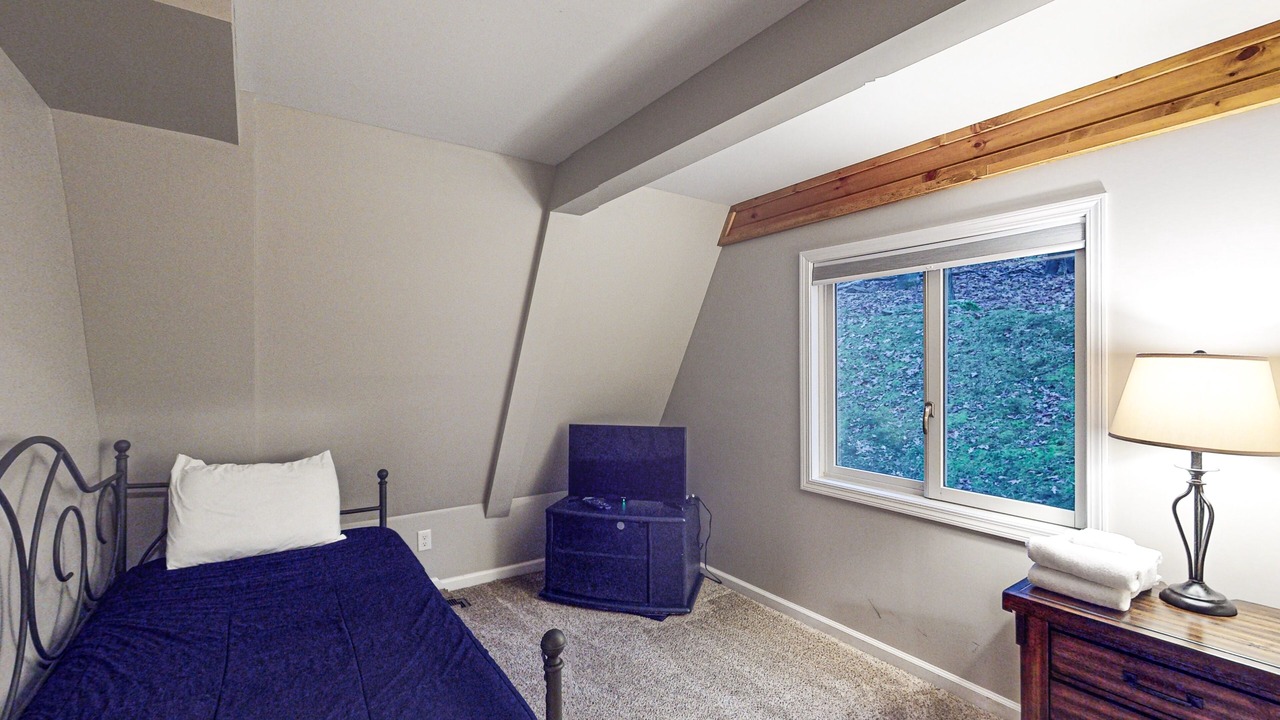 Photo of Bedroom in Mountainside