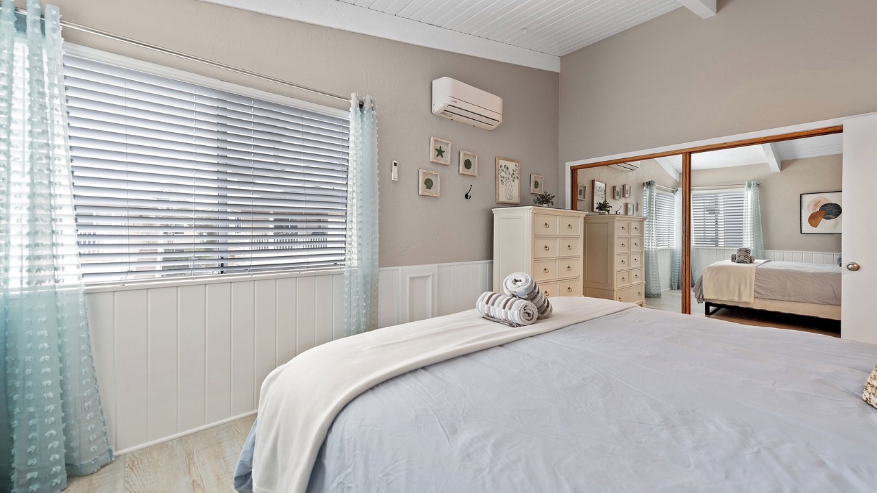 Photo of Bedroom in Pierpont Bay