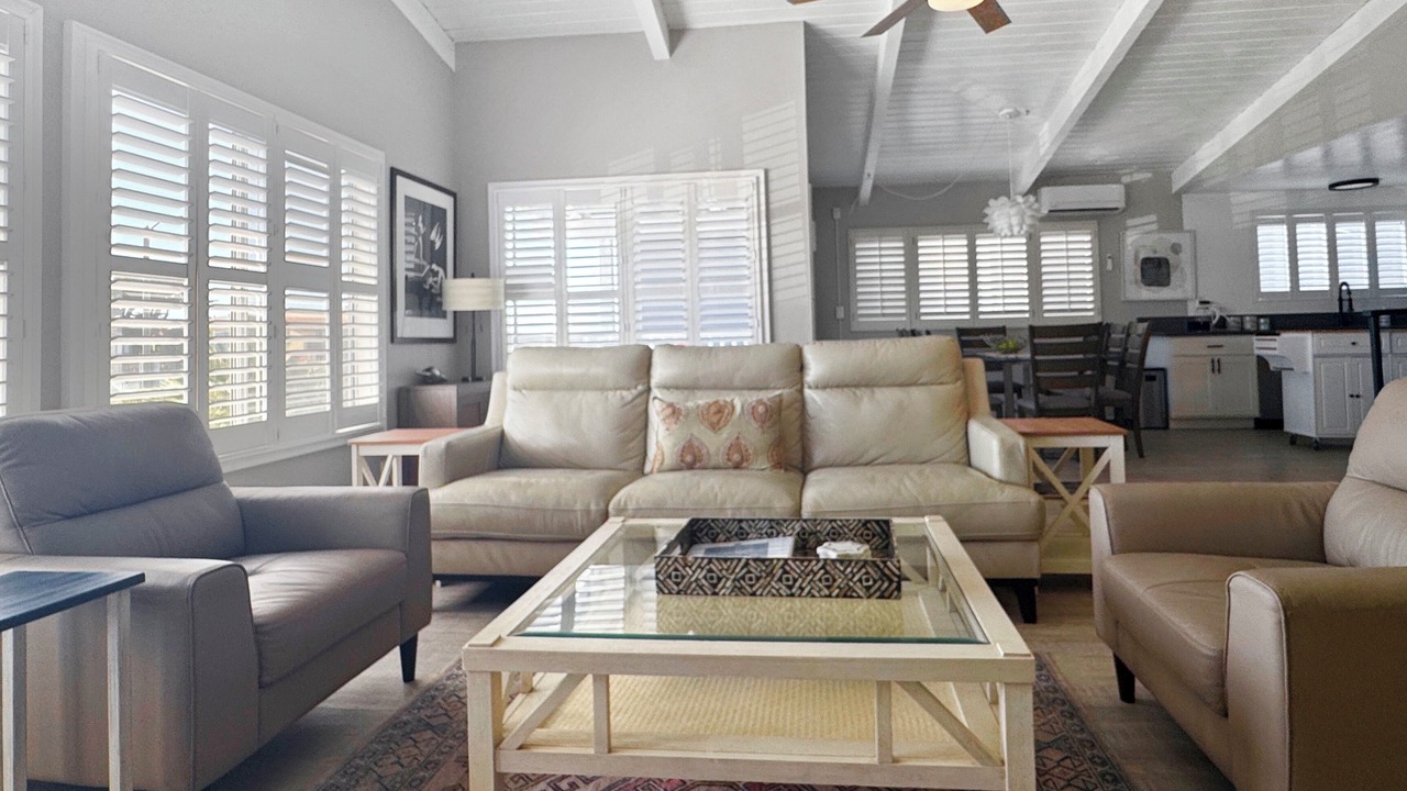 Photo of Livingroom in Pierpont Bay