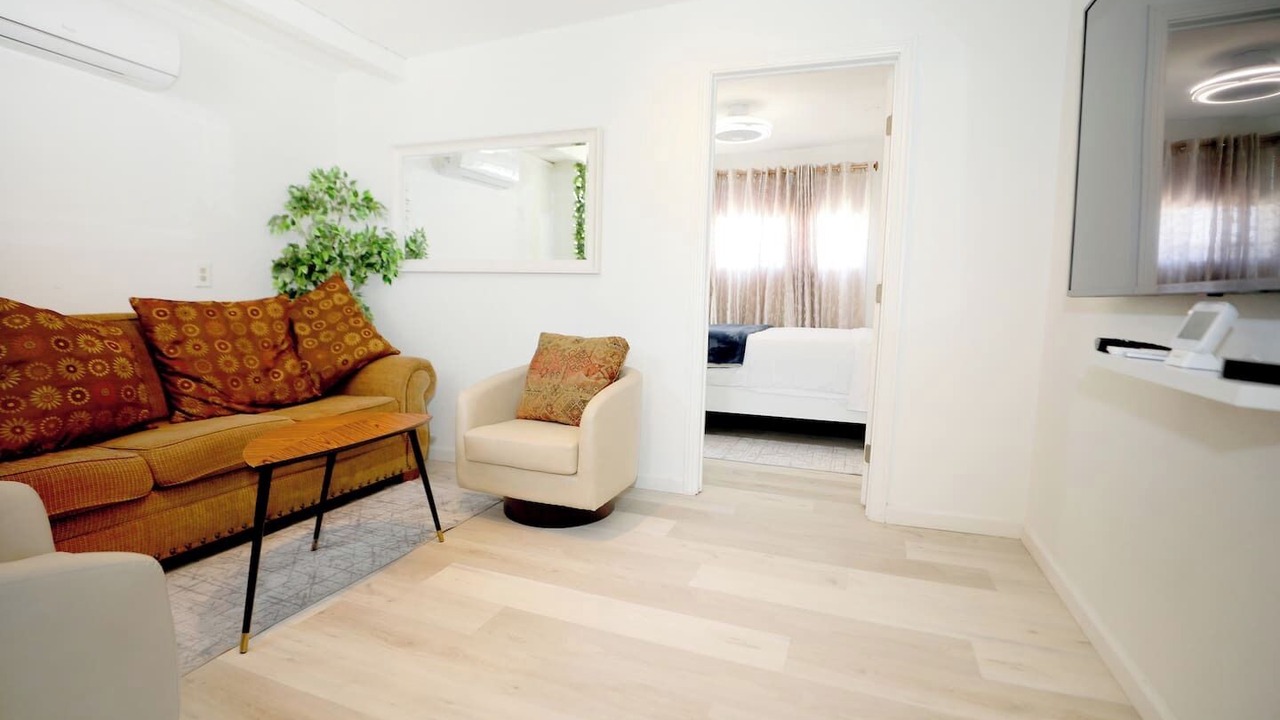 Photo of Livingroom in Claremont