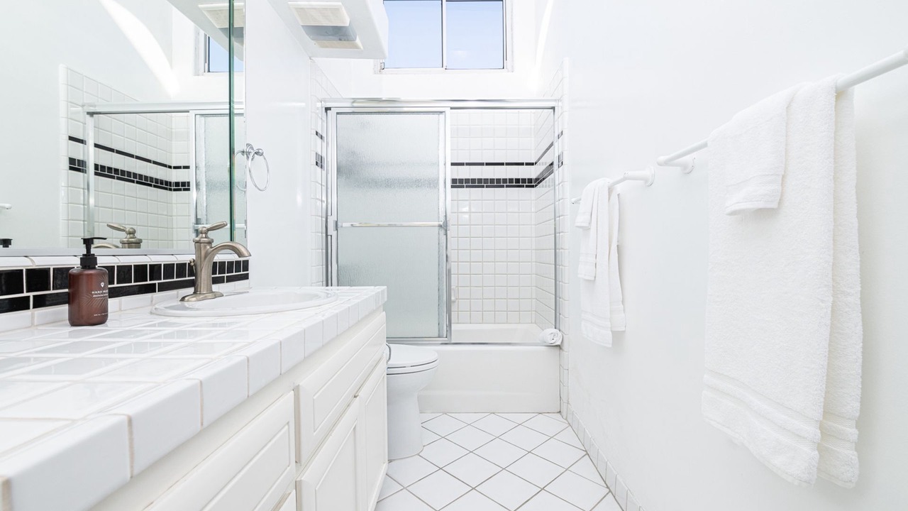 Photo of Bathroom in Balboa Peninsula