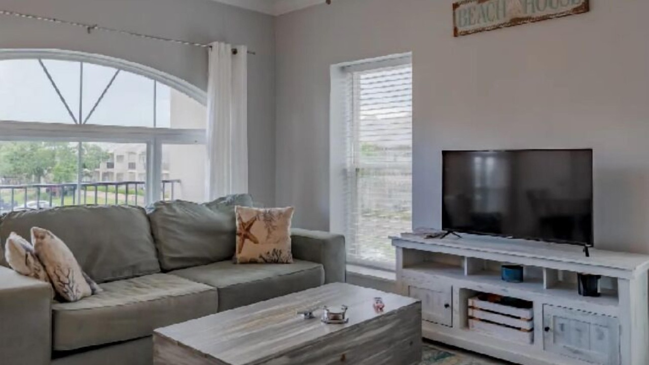 Photo of Livingroom in Long Beach
