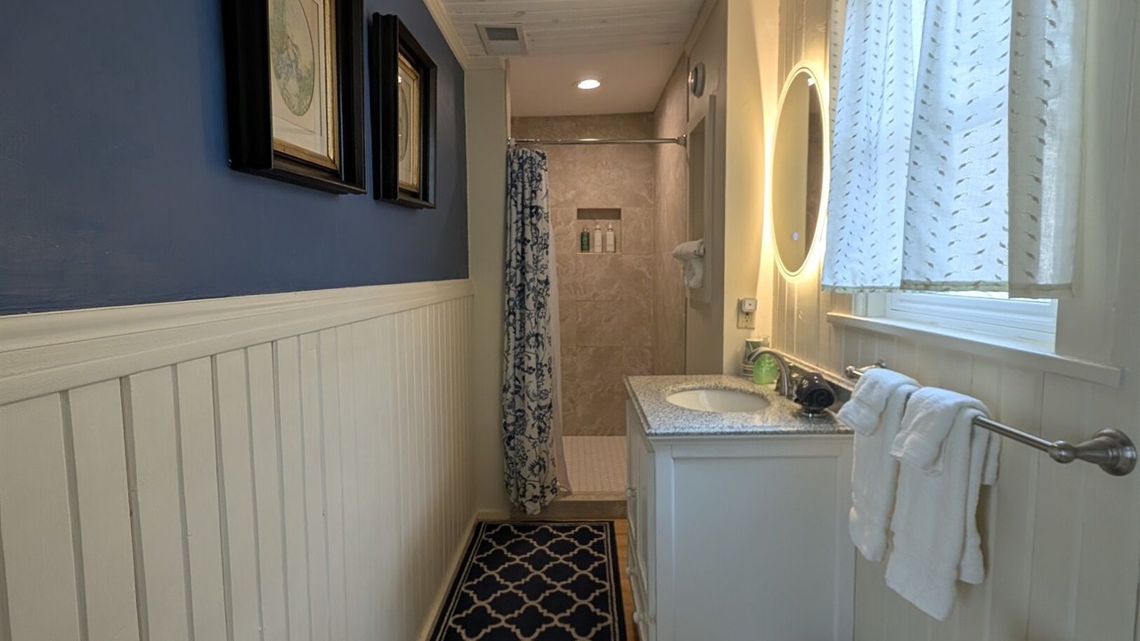 Photo of Bathroom in Sturgeon Bay