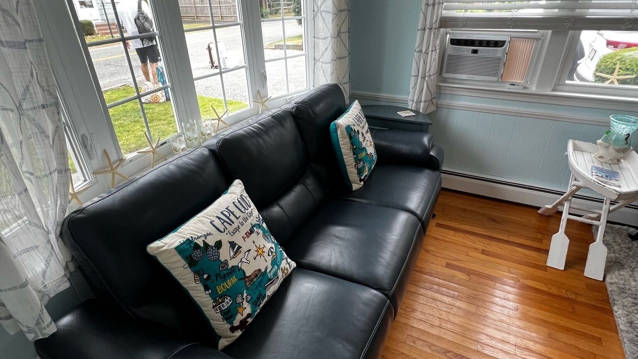 Photo of Livingroom in South Yarmouth