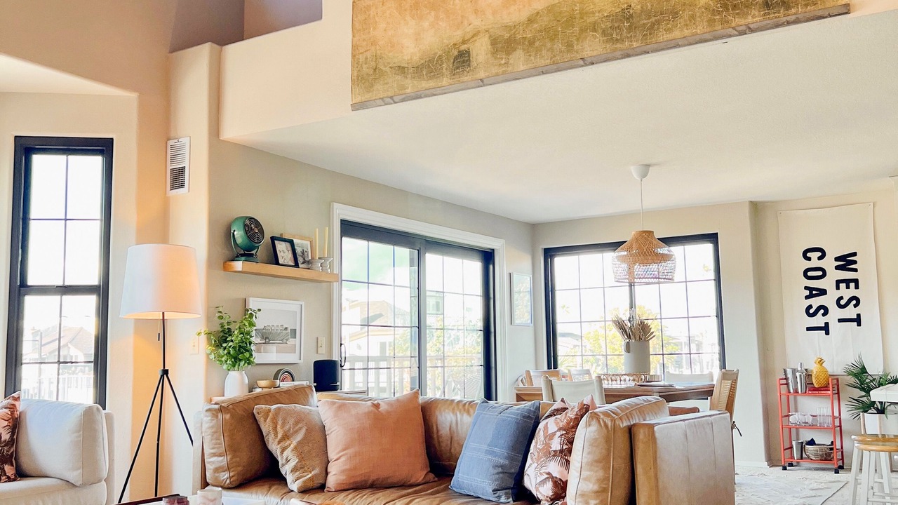 Photo of Livingroom in Hollywood