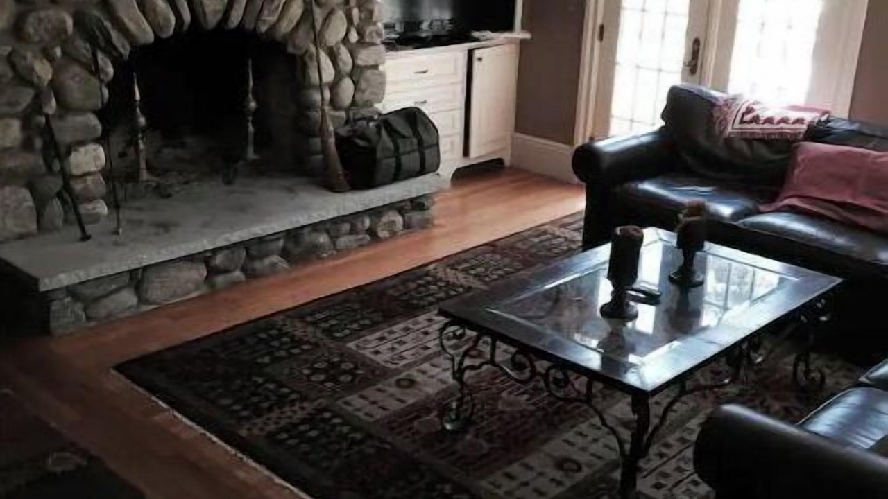 Photo of Livingroom in Saunderstown