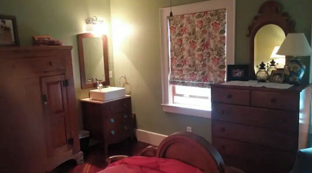 Photo of Bedroom in Saunderstown