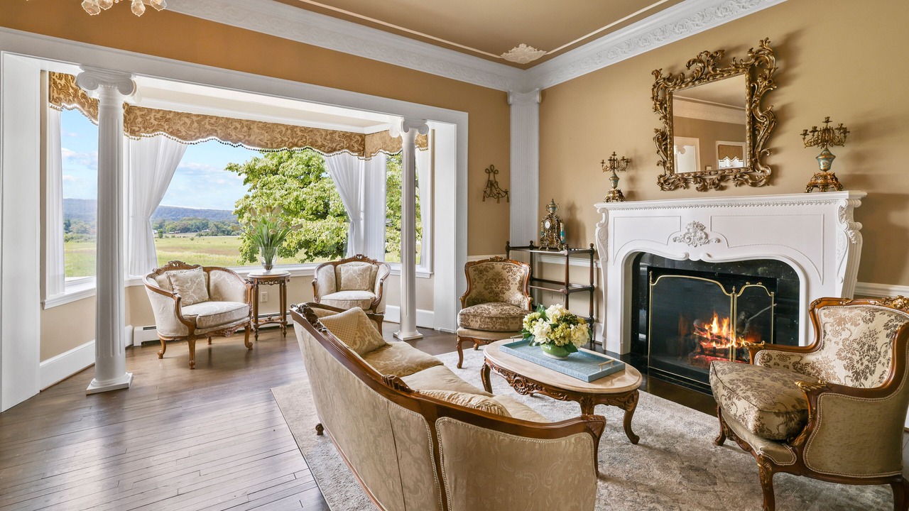Photo of Livingroom in Purcellville