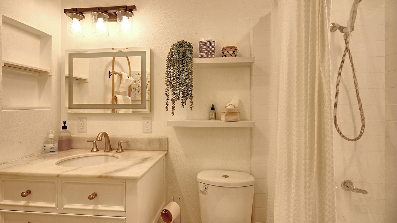 Photo of Bathroom in Oxnard
