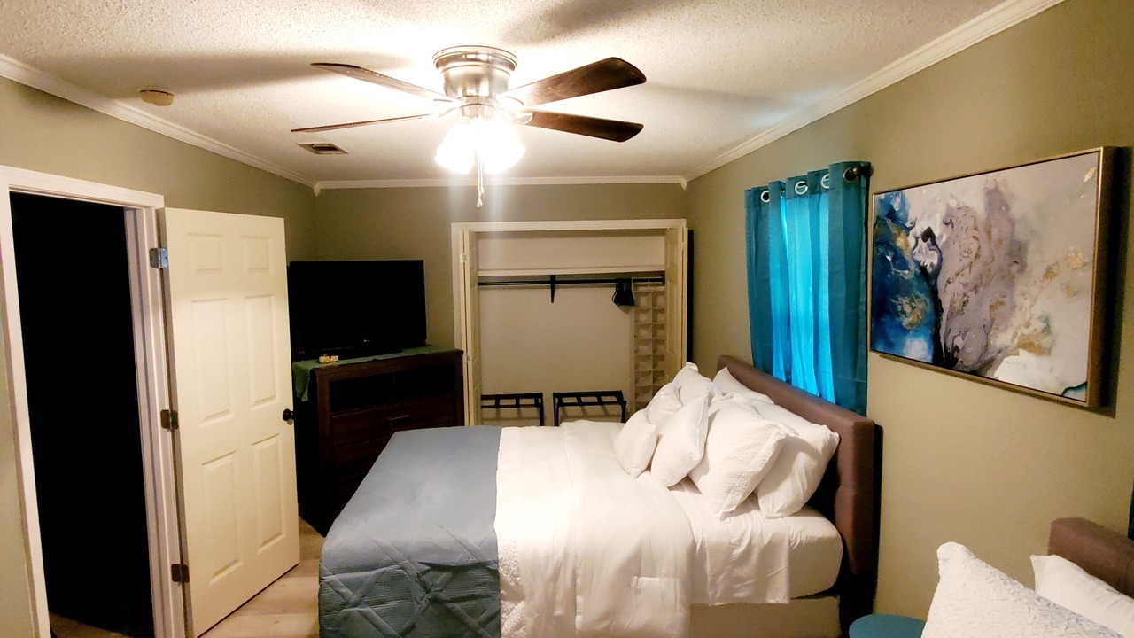 Photo of Bedroom in Pascagoula