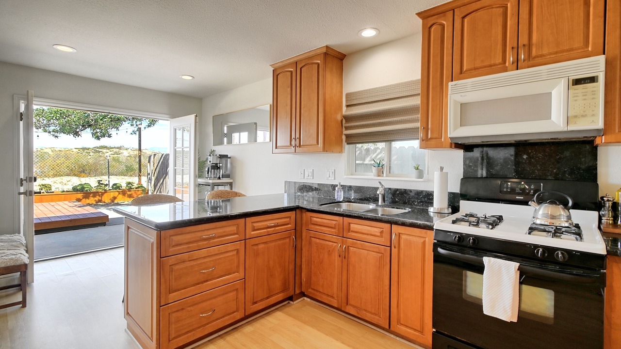 Photo of Kitchen in Oxnard Shores