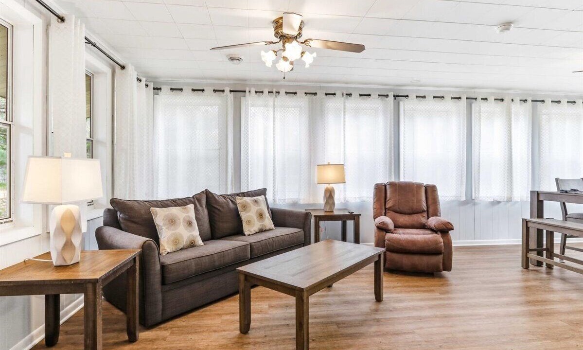 Photo of Livingroom in Arkdale