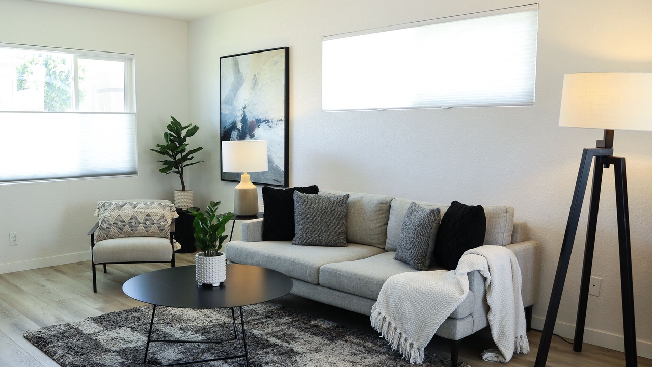Photo of Livingroom in Racquet Club West