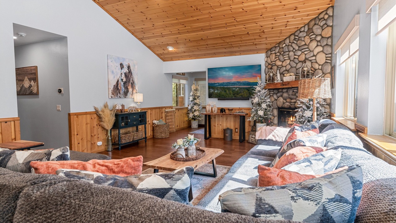 Photo of Livingroom in Fox Farm