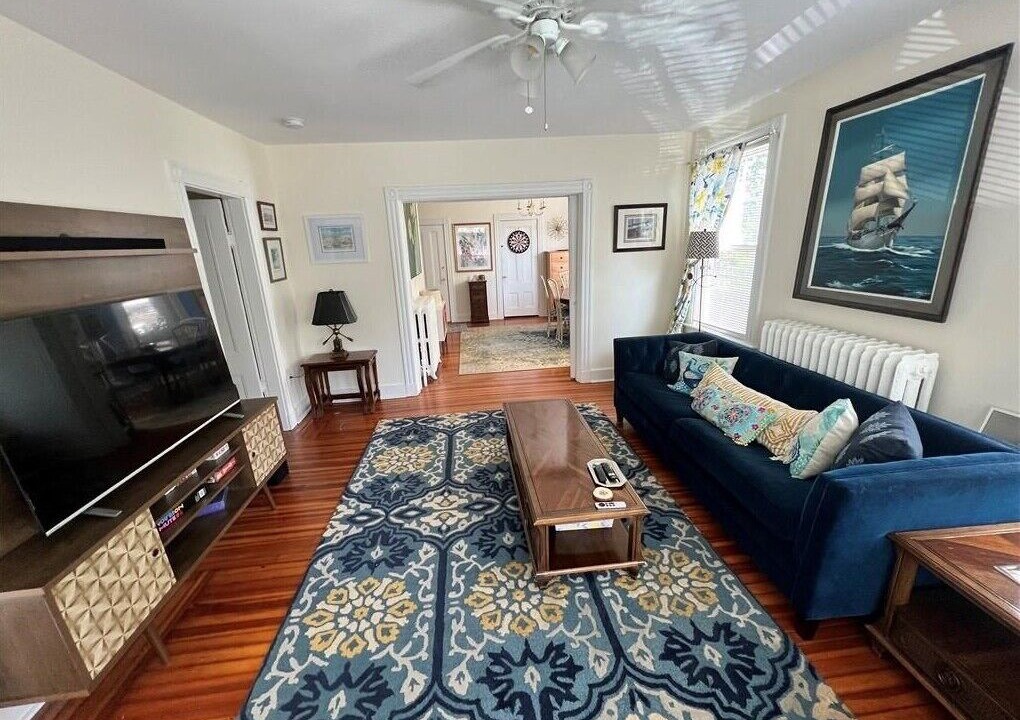 Photo of Livingroom in Top of the Hill