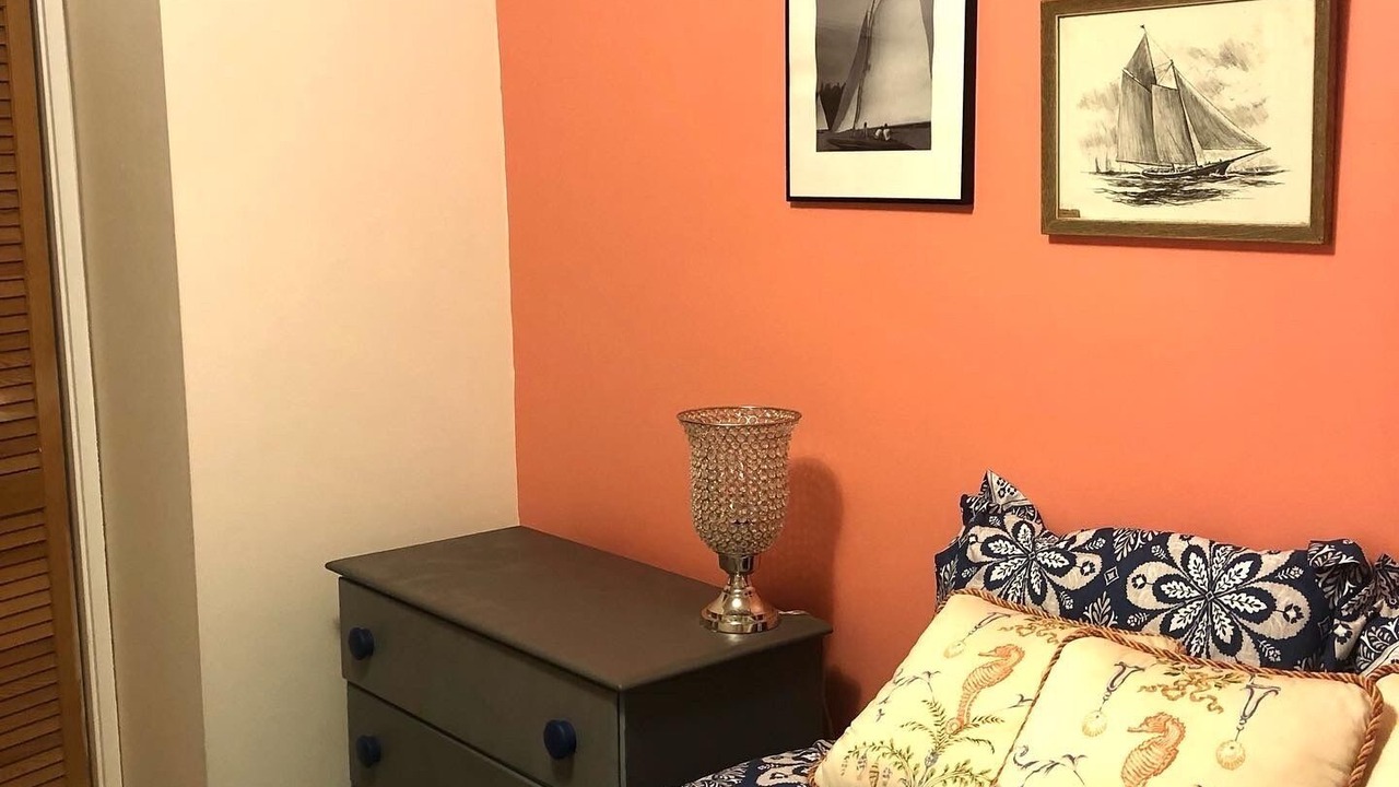 Photo of Bedroom in Top of the Hill
