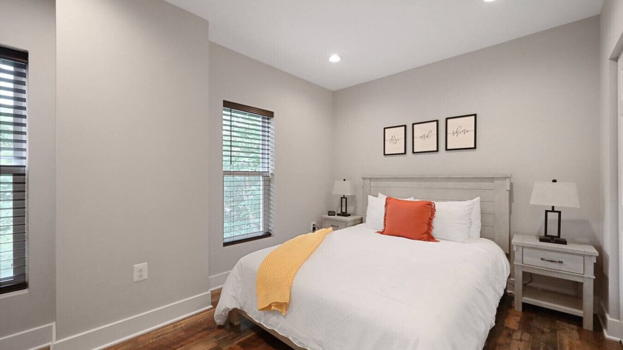 Photo of Bedroom in Shaw