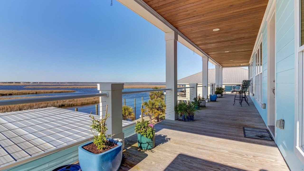 Photo of Patio Balcony in Shoreline Park
