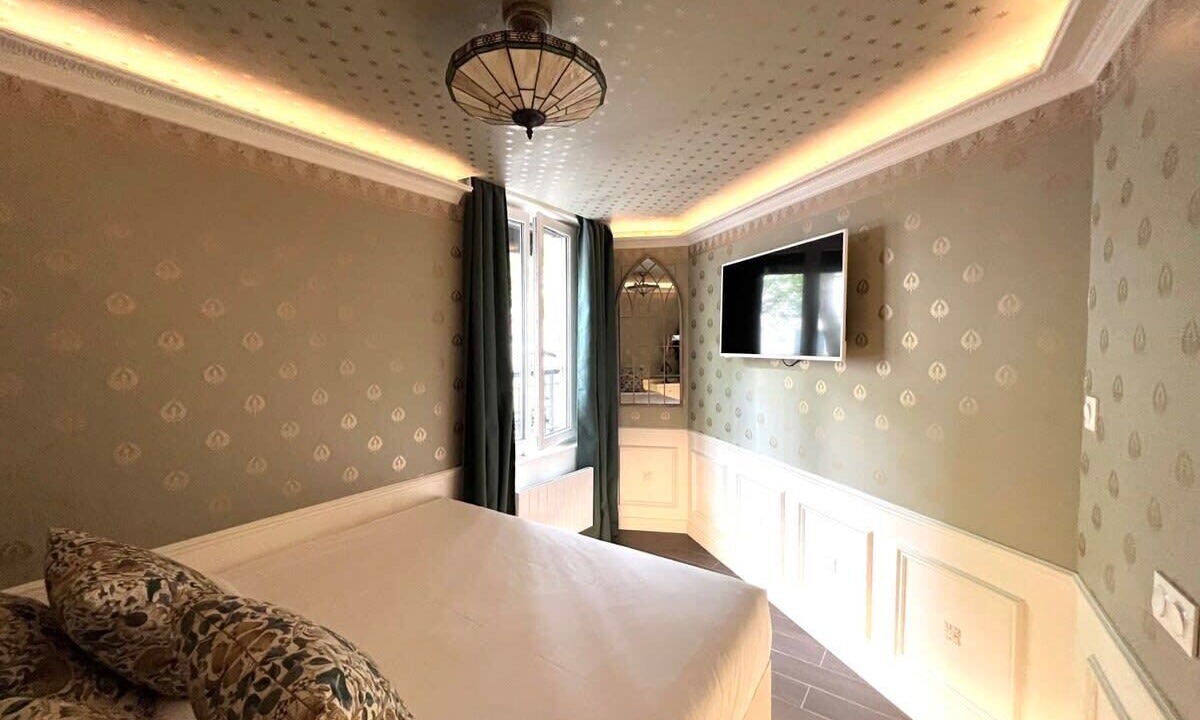 Photo of Bedroom in 14th Arrondissement