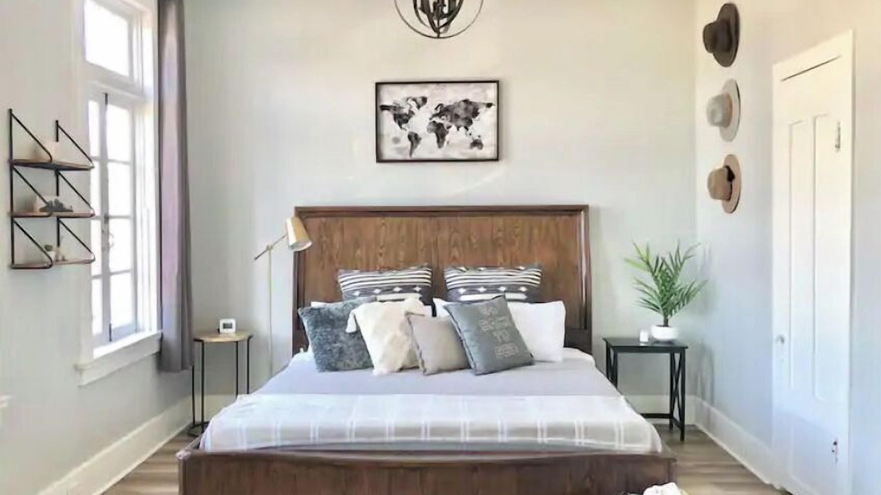 Photo of Bedroom in Uptown Historic District