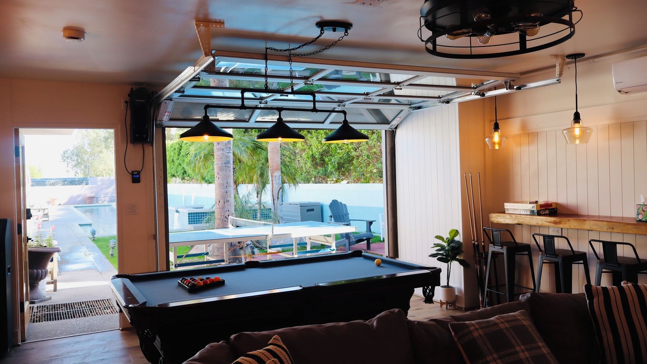 Photo of Bedroom in Racquet Club West