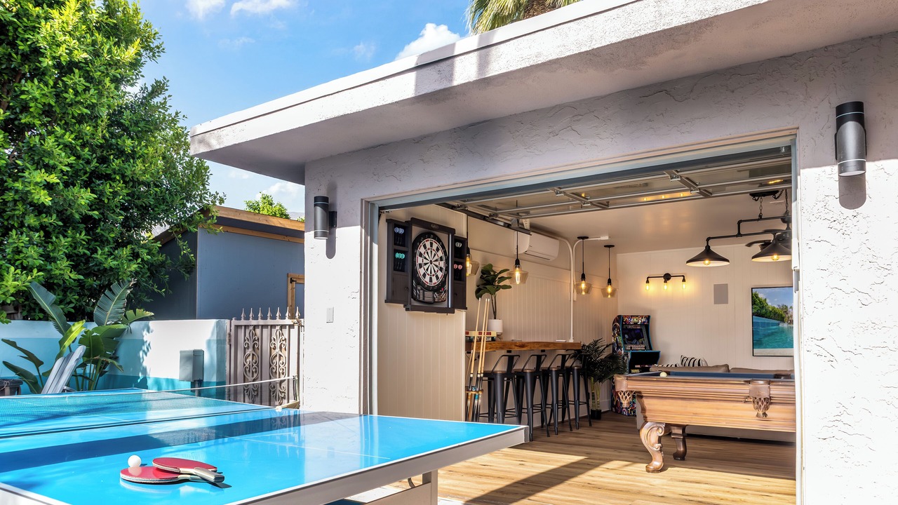 Photo of Outdoor in Racquet Club West