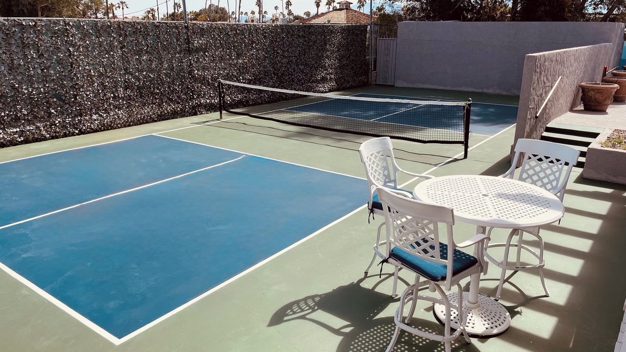 Photo of Outdoor in Racquet Club West
