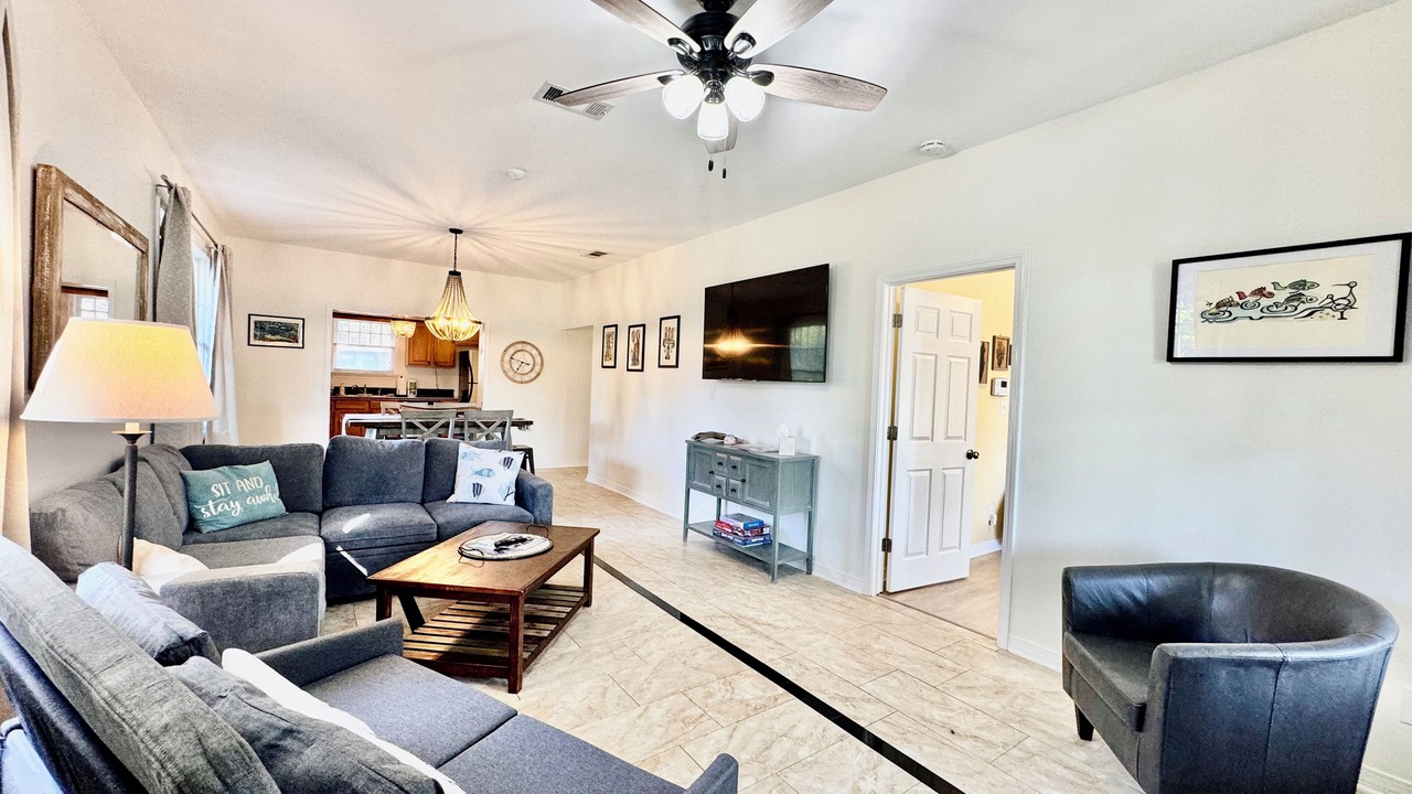 Photo of Livingroom in East Biloxi