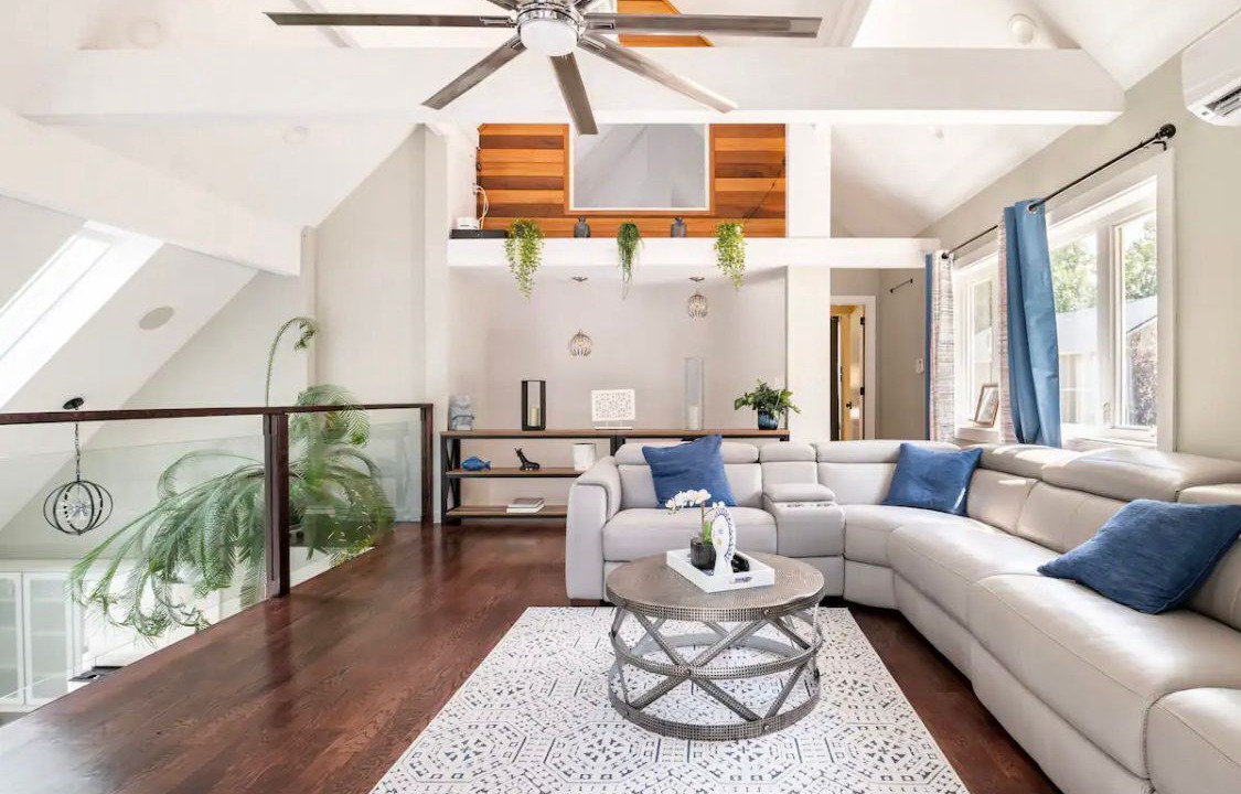 Photo of Livingroom in Leesburg