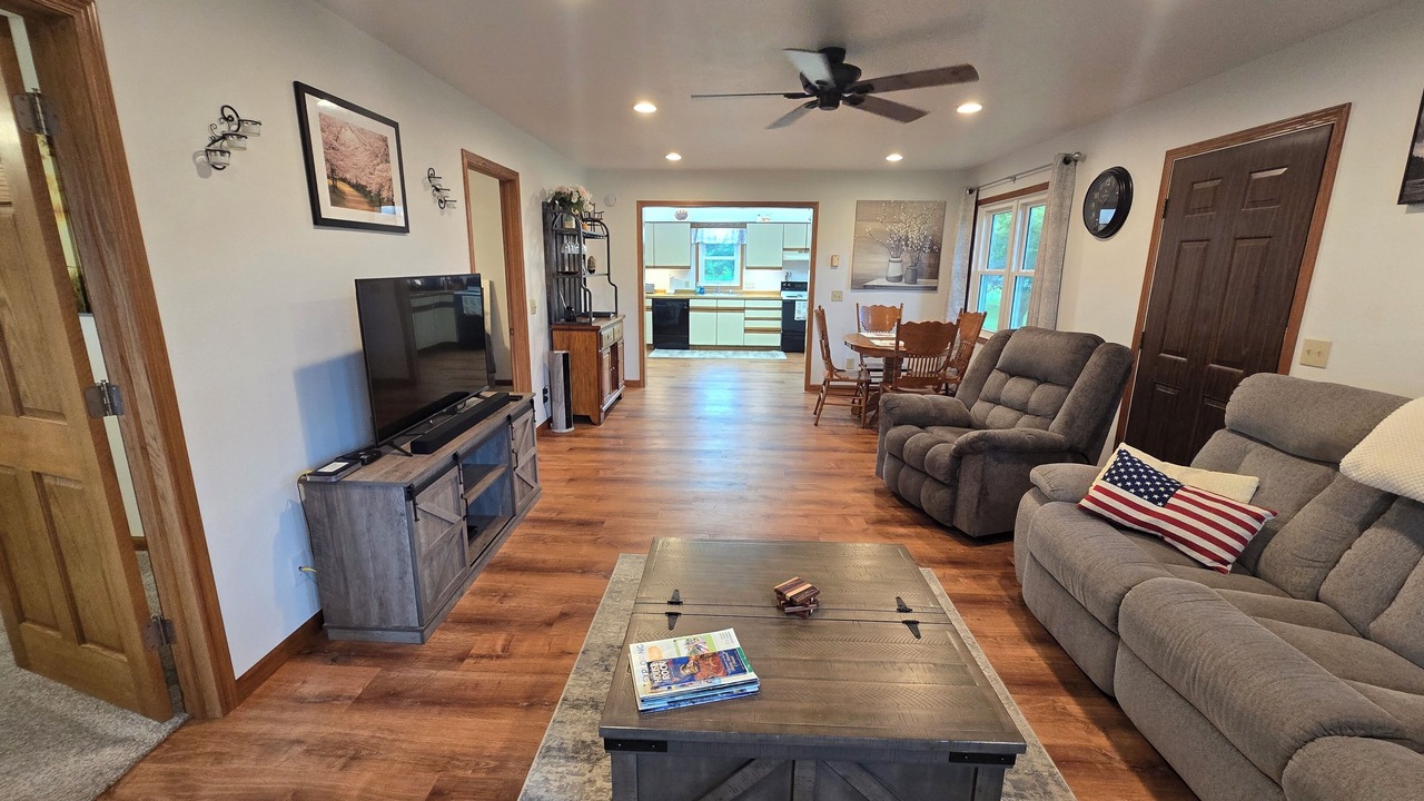 Photo of Livingroom in Hillsboro