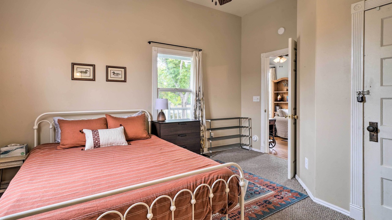 Photo of Bedroom in Santa Paula