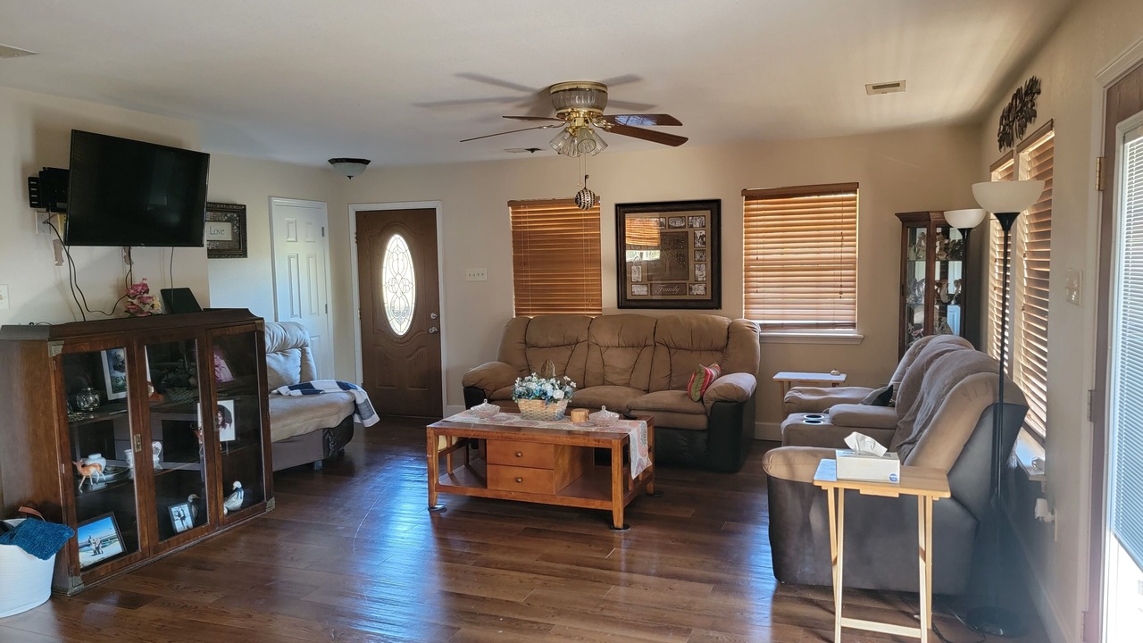 Photo of Livingroom in Shoreline Park
