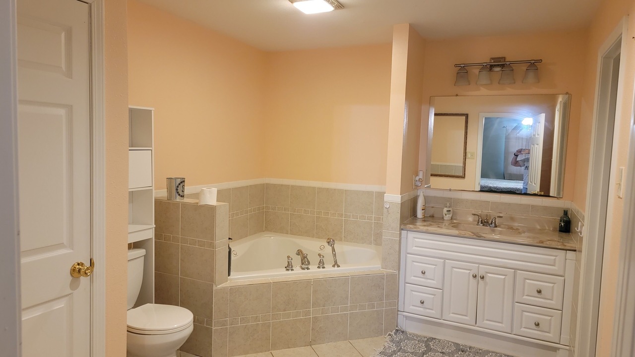 Photo of Bathroom in Shoreline Park