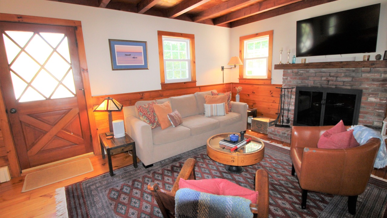 Photo of Livingroom in Brewster