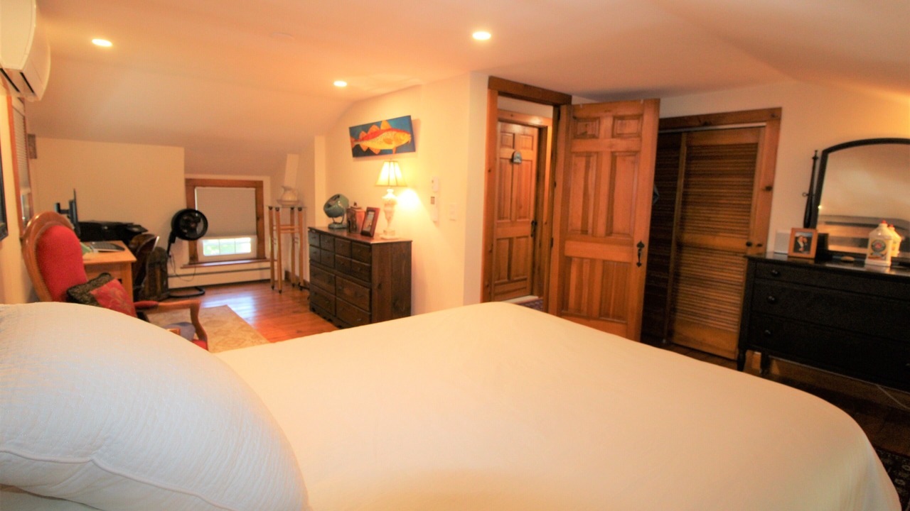 Photo of Bedroom in Brewster